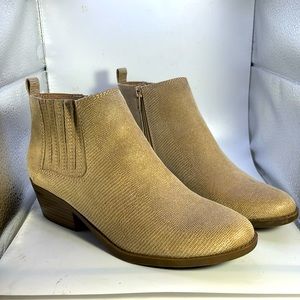 Kim Rogers NWOT Praya Women’s Ankle Booties size 7.5 in excellent condition